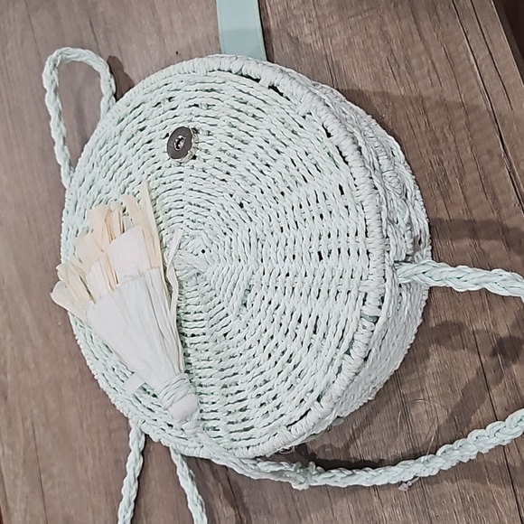 Mia & tess sea glass green round rattan purse - Picture 8 of 11